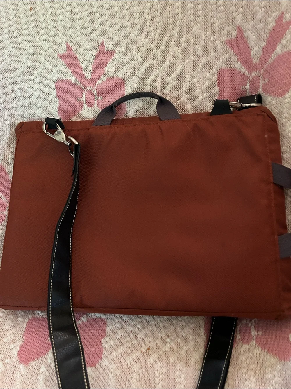 REI Men's Rust and Black Messenger Laptop Bag with Adjustable Strap. Padded